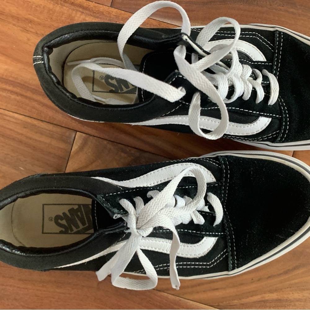 Size 8 women size 6.5 men’s black old school vans